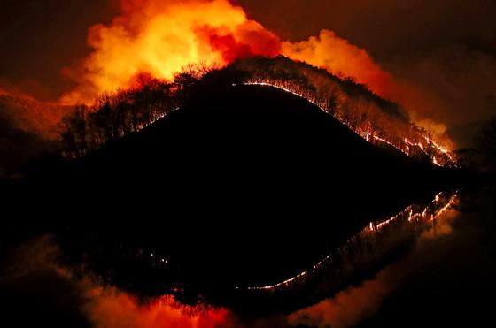 전국 산불 진화 '장기화'…강풍 예보에 피해 확산 우려 (종합2보)