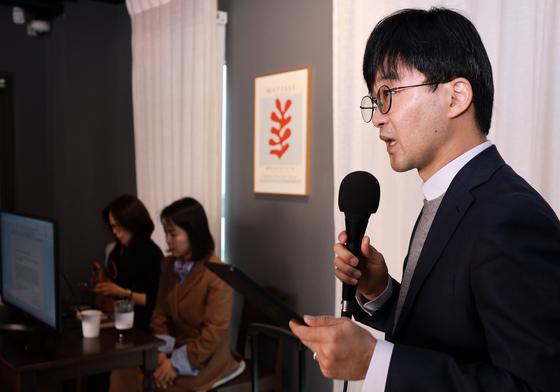 법원, '법정 모욕' 김용현 측 권우현 변호사 감치 5일 추가 선고(종합)