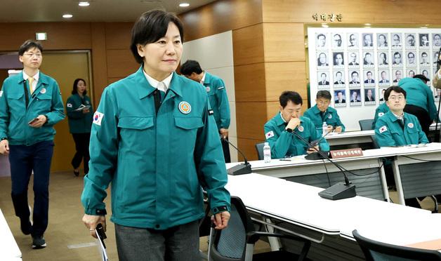 송미령 장관, 안동 산불현장 점검…"영농부산물 소각 금지"