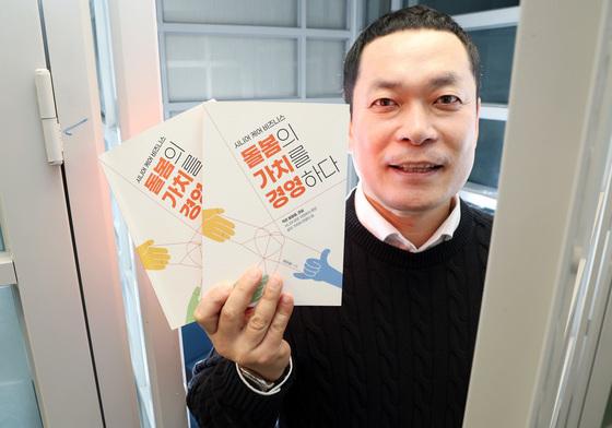 "시니어 케어 사업은 황금알 낳는 거위? '이것' 없으면 못버텨"