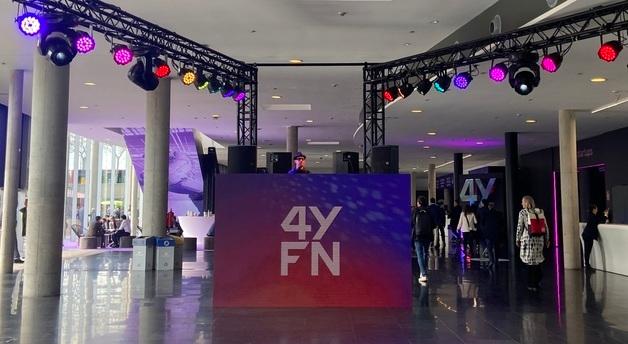 "AI 성우가 더빙"…韓 스타트업 참신함으로 MWC 도전장