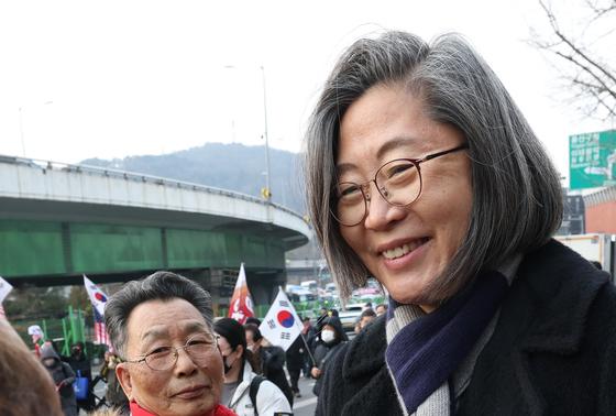 "이재명 두 아들 군면제" 허위 글 게시 이수정에 벌금 500만원 구형