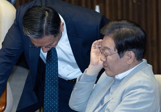 정성호 "李 재판 중지됐지만 판사 바뀌면 모르는 일, 깔끔히 입법해야"