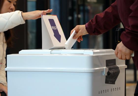 '최대 15곳' 판 커지는 6월 국회의원 재보선…與 후보 과잉, 野 인물난 