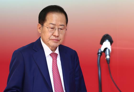 홍준표 "잘못 있다면 감옥 가겠다…소설 쓰지 말고 날 불러 수사하라"