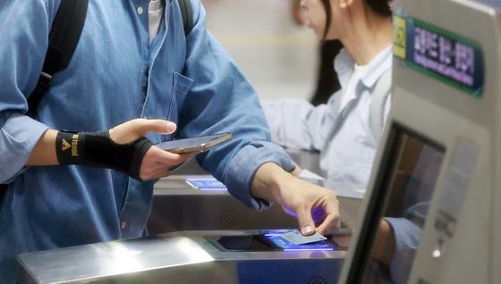 "지하철 하차시 태그 확인 필수"…미태그 시 기본운임 추가 부과