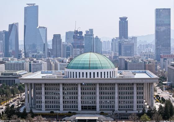 "성일종 의원님이시죠?" 뺨 때린 70대 여성 징역 4개월