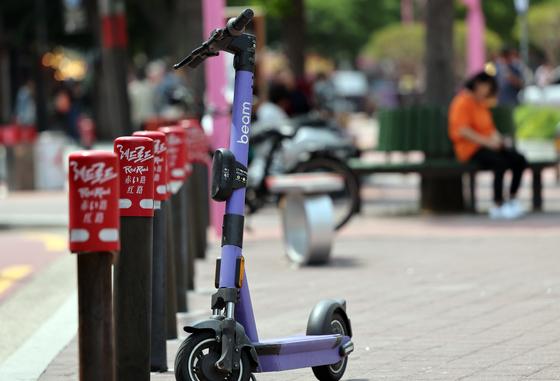 '킥라니' 막는다…서울시, 전동킥보드 대여 때 면허 의무 확인 추진