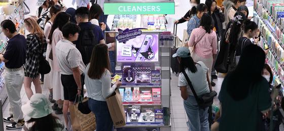 '왕년의 스타' 주춤하는 동안…'K-뷰티' 질주 이끄는 중소형주의 반란