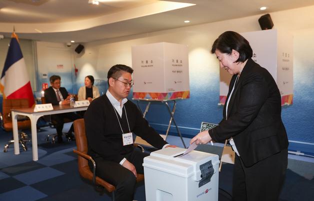 선관위, 개헌 재외국민 투표 대비…175개 공관에 관리위 설치