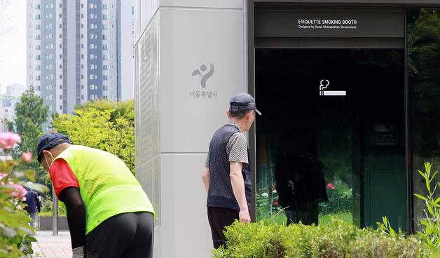 "국민 세금으로 흡연부스 조성?"…금연 전문가들 발끈, 이유는