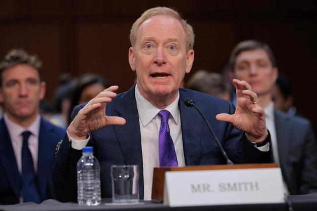 MS 사장 "직원들에 中딥시크 앱 금지령…정보유출·선동 우려"