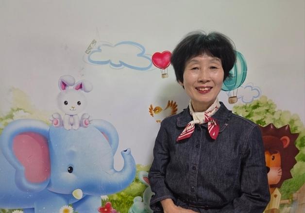 "아이들에게 동화 들려줄 때 오히려 더 살아 있는 것 같아요"