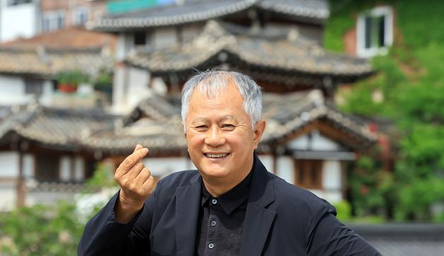 '데뷔 60년' 송승환 "문체부 장관? 관심 없어…다시 태어나도 배우"