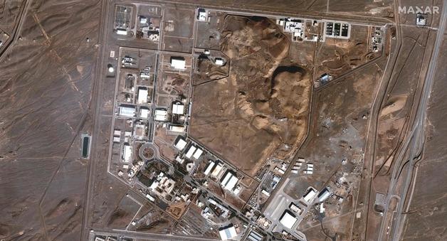 이란 "美·이스라엘 나탄즈 핵 시설 공습"…IAEA "조사 중"