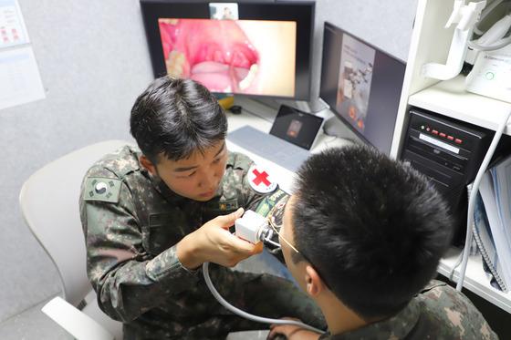 병력 감소에 커지는 軍 의료공백 우려…후방 권역통합 방안 연구
