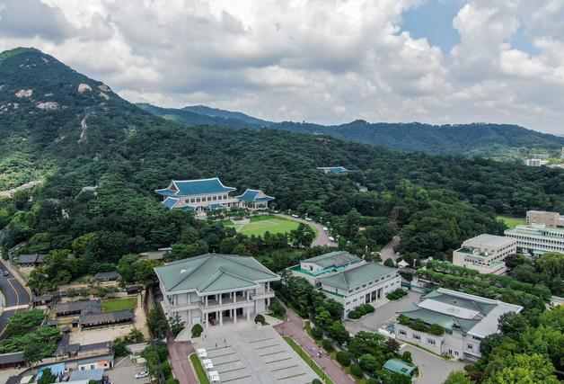 靑 "카타르 LNG 수급 문제 없어…나프타 대체 도입 지원 중"