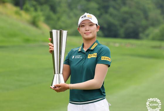 'KLPGA 장타자' 방신실'·아빠 어디가' 송지아, 지애드스포츠 합류