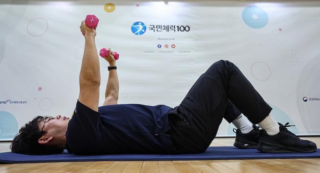 아령 운동도 요령이 있다…함부로 다뤘다간 큰코다쳐