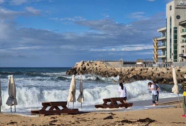 강원 동해안 연안 안전사고 '주의보' 발령…"갯바위·방파제 접근 자제"