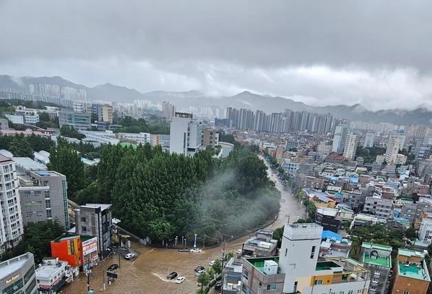 하루 426㎜ 물폭탄·폭염일수 29.6일…이상기후 직면한 광주·전남
