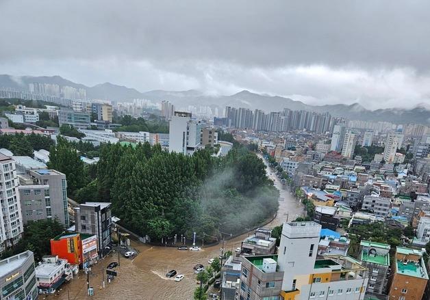 하루 426㎜ 물폭탄·폭염일수 29.6일…이상기후 직면한 광주·전남[10대뉴스]