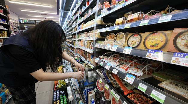 내수 부진에 작년 프랜차이즈 매출 6.8%↑ 그쳐…코로나 빼면 '역대 최저'