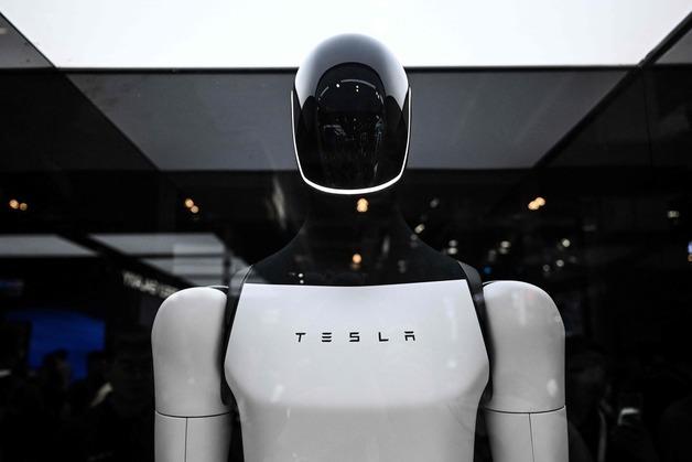 트럼프 행정부, AI개발 가속화 계획 5개월만에 로봇 산업에 '주목'