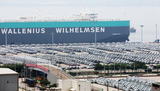 2월 수출 674억 달러, 29% 상승…'일평균·반도체 수출액' 역대 최고(종합)