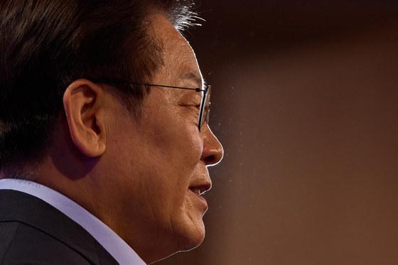 李대통령 발언에 주목받는 '치아 흔들림'…치주염 신호일 수도