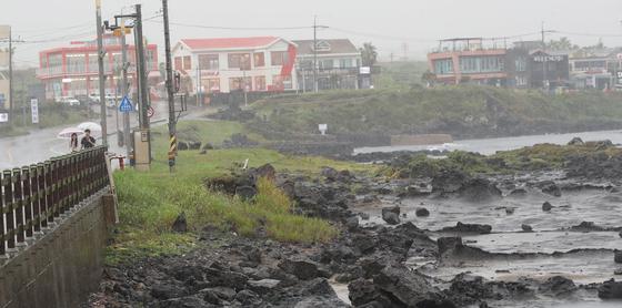 [오늘의 날씨] 제주(24일, 수)…늦은 오후까지 최대 20㎜ '비'