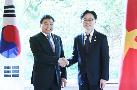 한·베, 교역 1000억 달러 눈앞…핵심광물·에너지 협력 넓힌다