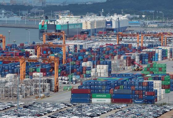 정부 "2030년까지 K-소비재 수출 7백억불"…한류 활용, 유통·물류 특화지원