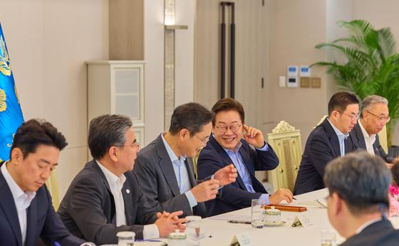 李대통령, 7그룹 재계 총수 회동…팩트시트 후속 원팀 강조