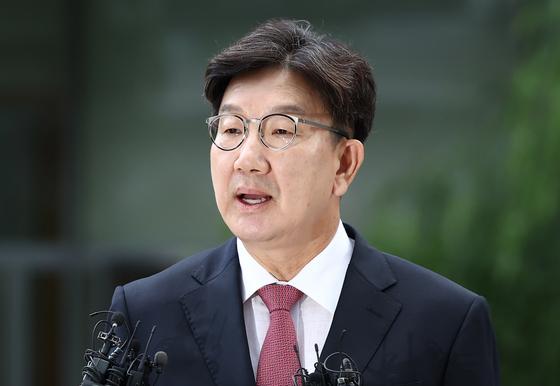 [단독]권성동 구속영장엔 "혐의 부인·차명폰 의혹, 증거인멸 염려" 적시