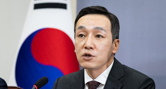 野 김민수 "75만 공무원을 '권력의 개' 만들 사생활 털기 TF"