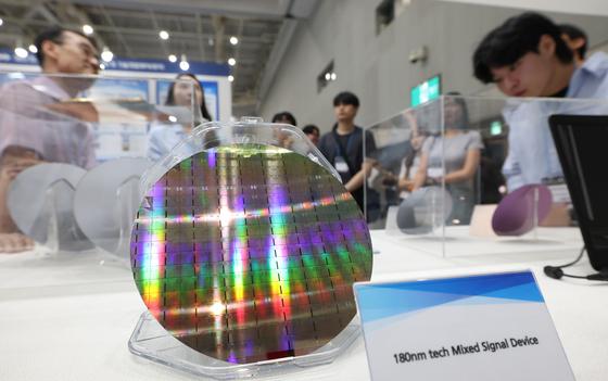 반도체 장비 매출, AI 확대에 2027년 225조 '사상 최대' 전망 