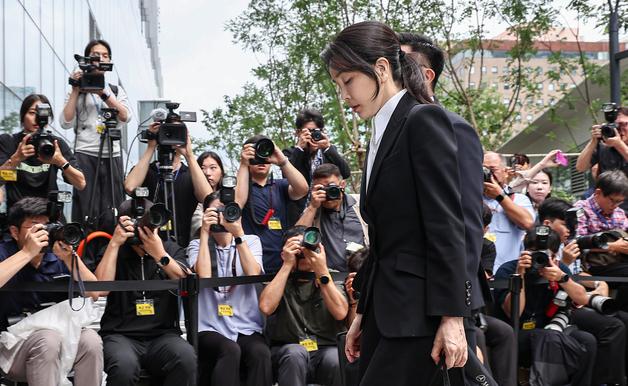 나라 흔든 尹·김건희 '구속기소'…하루 남긴 3대특검, 다 못푼 의혹들 