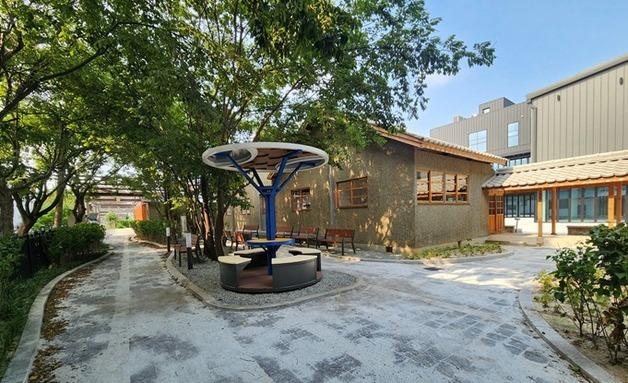 세종시 '다시, 실을 잇다' 전시회…옛 산일제사 복원 기념