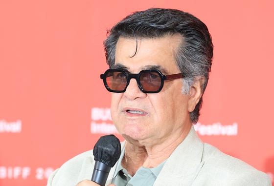 '칸 황금종려상' 이란 거장 파나히 감독, 자국서 또 징역형 [N이슈]