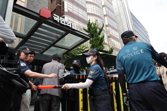 합수본, 국힘 당사·당원 관리 업체 압수수색…신천지 집단 입당 의혹