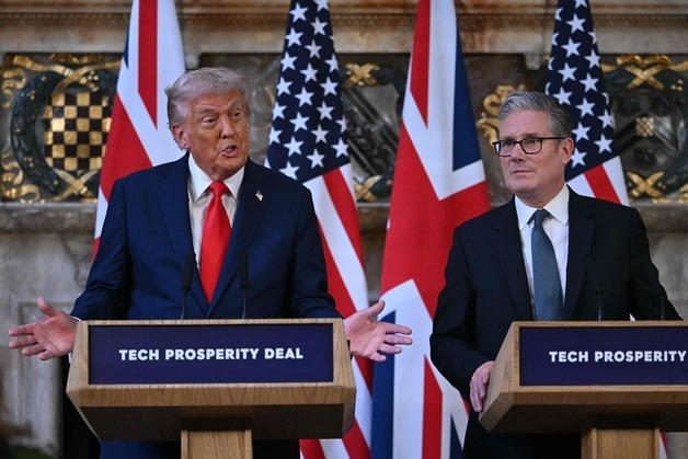 트럼프, 영국 의약품에 관세 면제…영국은 美신약 25% 비싸게 사기로