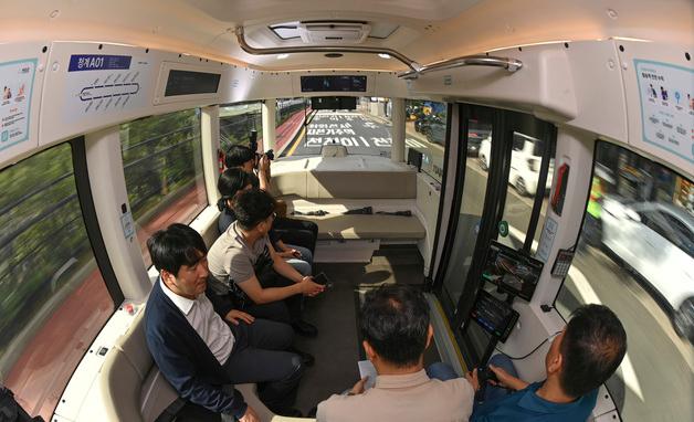 [뉴스1 PICK]'운전석 없는' 자율주행 셔틀버스 청계천 달린다