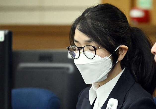 김건희, 피고인 신문 진술 거부…'주가조작 공범' 증인 불출석