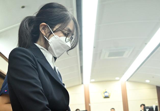 '통일교 집단 입당' 재판 시작…김건희 측 "무관한 증거 너무 많아"