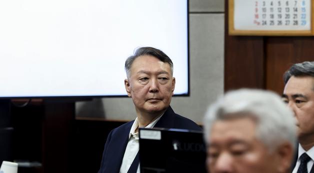 내란 2심 재판부가 위헌?…尹 헌법소원 5건 본안 심리 착수