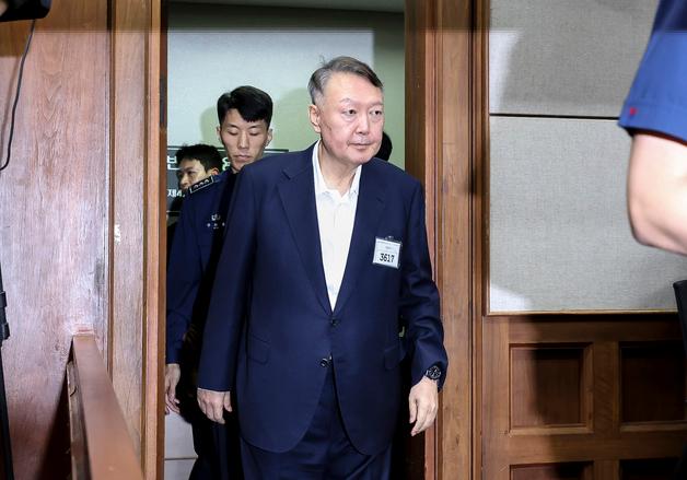 '위헌 논쟁 지속' 내란전담재판부 통과되면 尹 2심 올스톱?