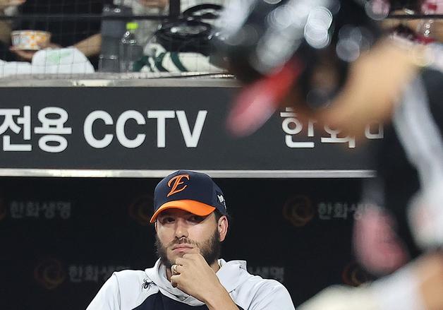 "야속한 비 때문에"…'투수 4관왕' 노리는 폰세의 한탄