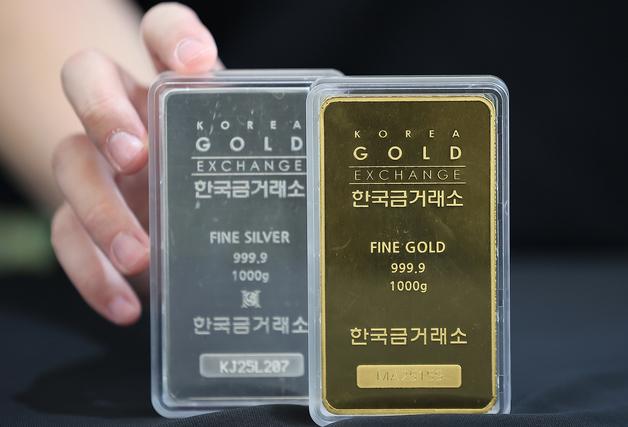 금·은·플래티넘, 역대 최고가 찍고 차익 실현에 무더기 급락