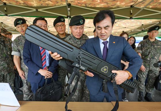 취임 100일 앞뒀지만…"국방부 장관이 안 보인다"